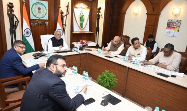 गोबर विक्रेताओें के खाते मे पहुंचे सात करोड़, CM भूपेश बघेल ने  किया आनलाइन भुगतान