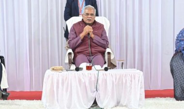 भेंट-मुलाकात: सिहावा में सीएम बघेल ने सामाजिक भवनों के लिए राशि स्वीकृत की घोषणा की 