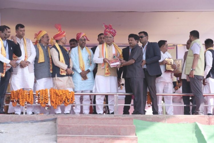 राजिम भक्तिन माता जयंती समारोह: लीलाराम सहित 16 अन्य लोग हुए मुख्यमंत्री के हाथों सम्मानित