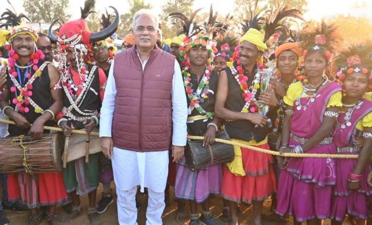 बेलरगांव भेंट-मुलाकात: CM भूपेश बघेल ने सुनीं विकास की बातें, लोगों ने बताए अनुभव