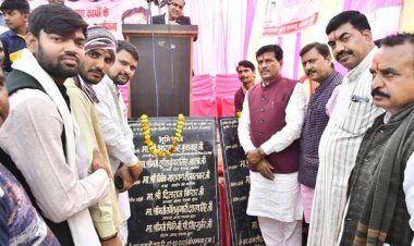 विकास यात्रा में मंत्री कुशवाह ने ग्रामीणों से किया सीधा संवाद