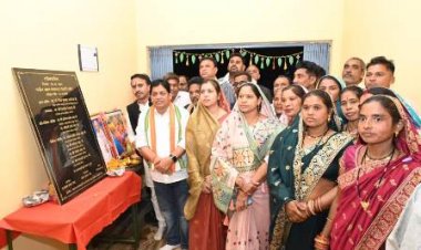 कबीर आश्रम सत्संग समारोह में हुये शामिल मंत्री डॉ. डहरिया, दी 55 लाख की सौगात