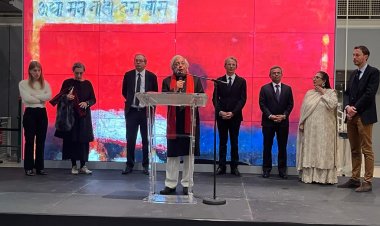 पेरिस में विश्व प्रसिद्ध भारतीय चित्रकार रज़ा के चित्रों की प्रदर्शनी...