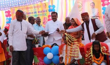 जन-कल्याणकारी योजनाओं की जानकारी देना और लाभान्वित करना विकास यात्रा का उद्देश्य