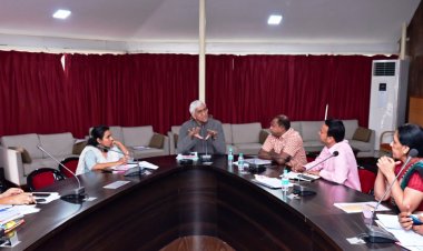 चिकित्सा शिक्षा मंत्री सिंहदेव ने मेडिकल कॉलेज में नए भवनों के निर्माण के लिए सीजीएमएससी के साथ की बैठक