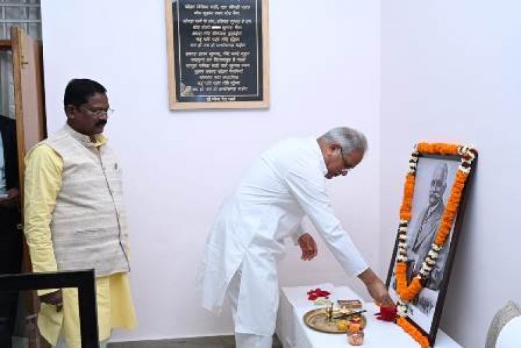 मुख्यमंत्री ने पंडित मोतीलाल नेहरू की पुण्यतिथि पर उन्हें किया नमन