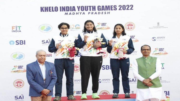 स्टेडियम पहुँचकर मुख्यमंत्री ने खेलो इंडिया के पदक विजेताओं का उत्साहवर्धन किया