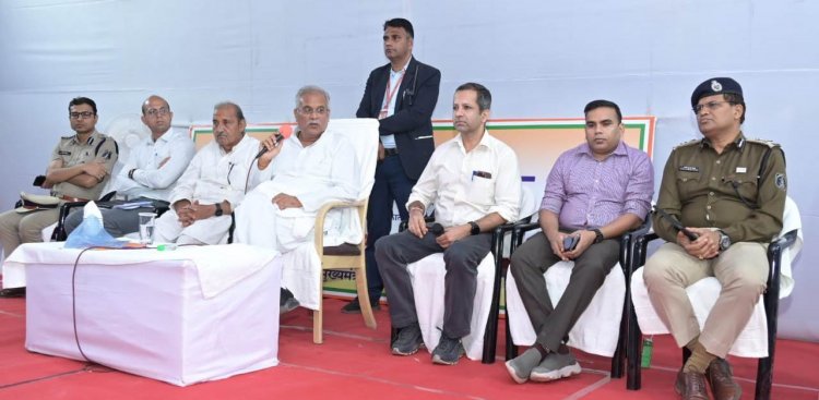 मुख्यमंत्री बघेल ने की योजनाओं की समीक्षा, दिए सख्त निर्देश