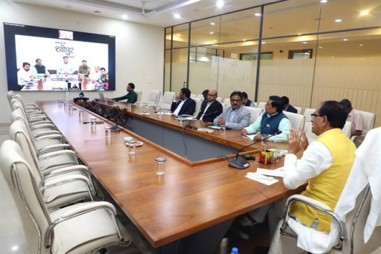 मुख्यमंत्री चौहान ने चीता प्रोजेक्ट की तैयारियों की जानकारी ली