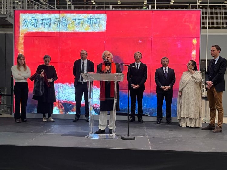 पेरिस में विश्व प्रसिद्ध भारतीय चित्रकार रज़ा के चित्रों की प्रदर्शनी...