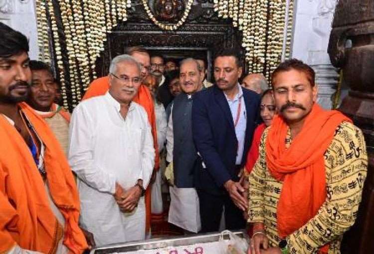 श्री राजीव लोचन आरती में शामिल हुए CM भूपेश बघेल...