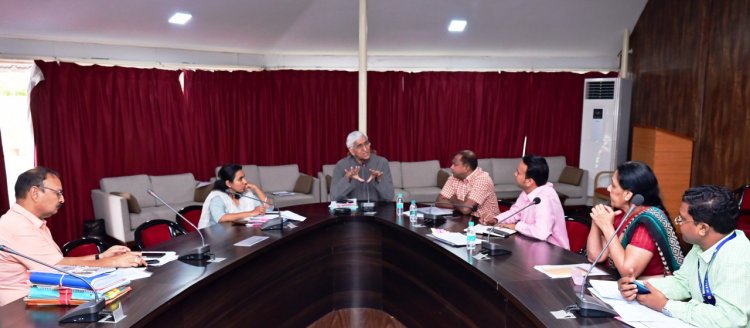 चिकित्सा शिक्षा मंत्री सिंहदेव ने मेडिकल कॉलेज में नए भवनों के निर्माण के लिए सीजीएमएससी के साथ की बैठक