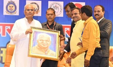 छत्तीसगढ़ में कलाकारों को उपलब्ध कराया जा रहा  बेहतर मंच : मुख्यमंत्री बघेल