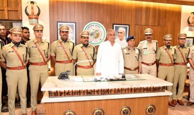 मुख्यमंत्री से भारतीय पुलिस सेवा के प्रशिक्षु अधिकारियों ने की सौजन्य मुलाकात