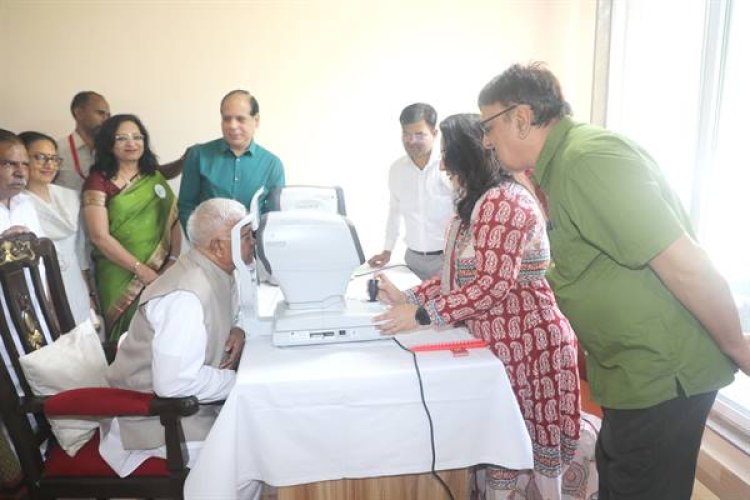 विश्व ग्लूकोमा दिवस पर राजभवन में लगा नि:शुल्क नेत्र परीक्षण शिविर