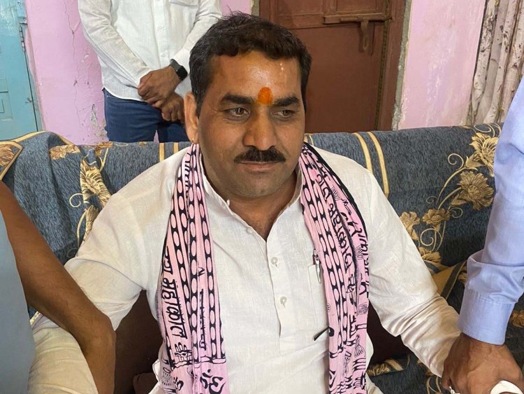 50 हजार रुपए की रिश्वत लेते जनपद अध्यक्ष गिरफ्तार