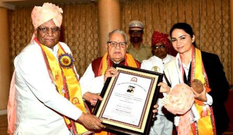 प्रख्यात निशानेबाज अपूर्वी चन्देला विद्या वारिधि की मानद् उपाधि से सम्मानित
