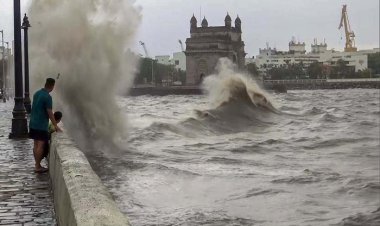 मुंबई से लेकर केरल के तट तक बिपरजॉय की दहशत, समंदर में तूफानी लहरें उठ रही हैं