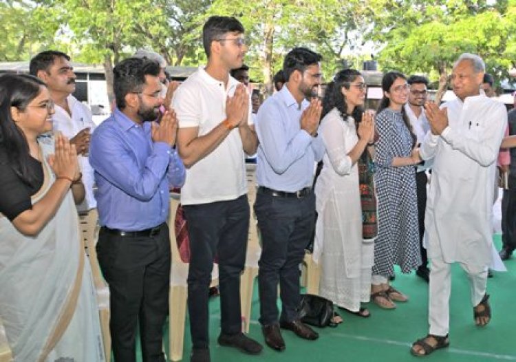 राष्ट्र एवं समाज के विकास में सिविल सेवा अधिकारियों की भूमिका अहम: मुख्यमंत्री