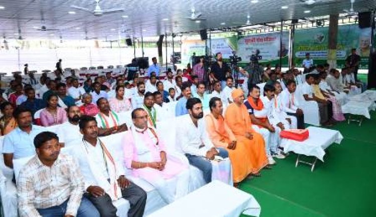 मुख्यमंत्री की आत्मीय मेजबानी से अभिभूत हुए बस्तर संभाग के मेहमान