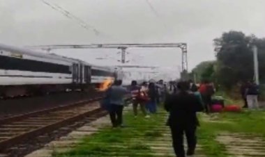 भोपाल से दिल्ली जा रही वंदे भारत एक्सप्रेस में लगी आग, यात्री सुरक्षित