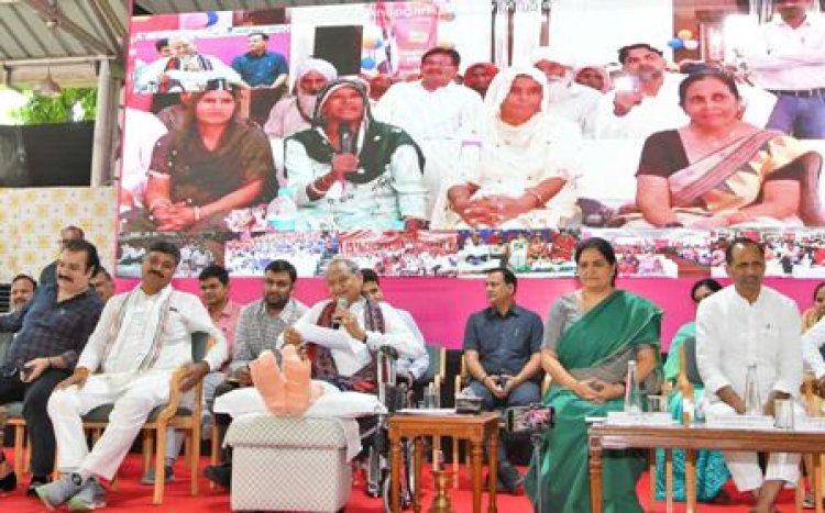 सामाजिक सुरक्षा और रोजगार गारंटी पर बनाएंगे एक्ट: मुख्यमंत्री