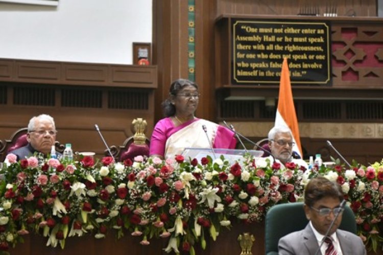मैं और मेरा की भावना से ऊपर उठकर जनता की आकांक्षाओं पर खरा उतरें जनप्रतिनिधि: राष्ट्रपति