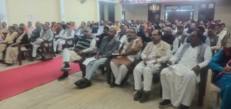 लोकसभा क्षेत्र में नियमित प्रवास कर संगठन का सशक्तिकरण करें - प्रहलाद पटेल 