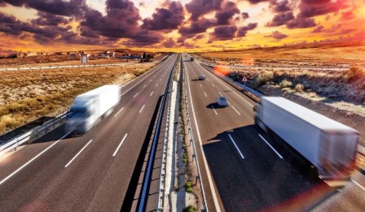 5 लाख करोड़ के खर्च से देश में बिछ रहा हाईवे-एक्सप्रेसवे-हाईवे का जाल