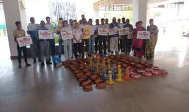 गांधी वाटिका में पेड़ों पर पक्षियों के लिए लगाये दाने एवं पानी के परिंडें