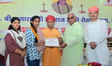 किताबी ज्ञान के साथ संस्कारों का समावेश वर्तमान की आवश्यकता: शिक्षा मंत्री 