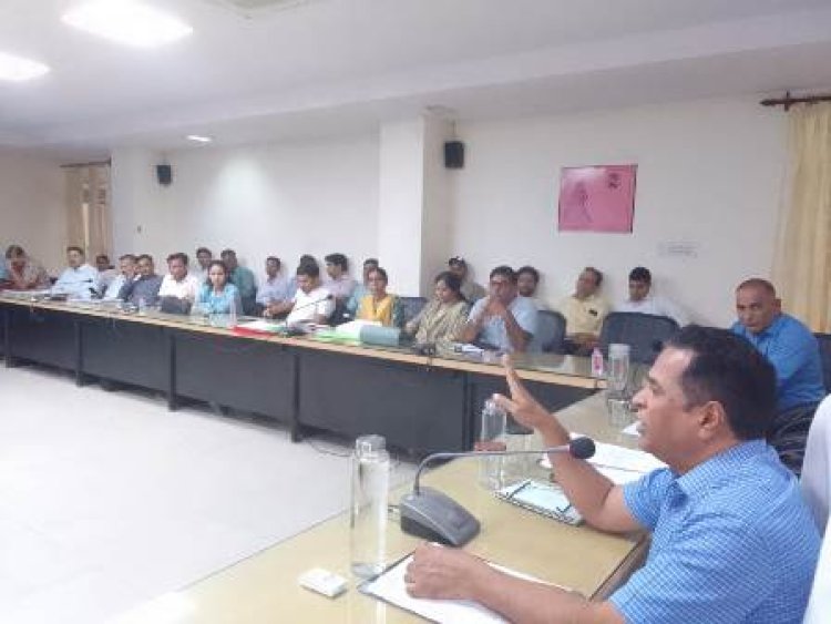 पूरक पोषाहार व सेनेट्री नेपकिन की पूर्ण पारदर्शीता से आपूर्ति करना सुनिश्चित करें: शासन सचिव, महिला एवं बाल विभाग