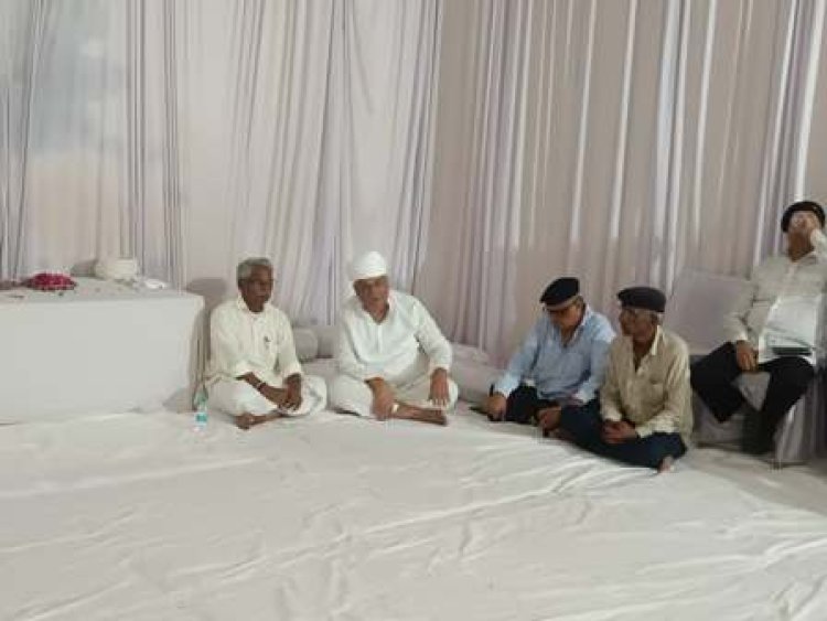 टीएडी मंत्री खराड़ी ने कुंभलगढ़ विधायक के निवास पहुंचकर श्रद्धा सुमन किए अर्पित