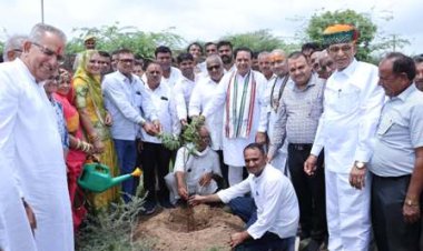 संसदीय कार्य एवं न्याय मंत्री ने वृक्षारोपण कर दिया प्रकृति प्रेम और पर्यावरण संरक्षण का संदेश