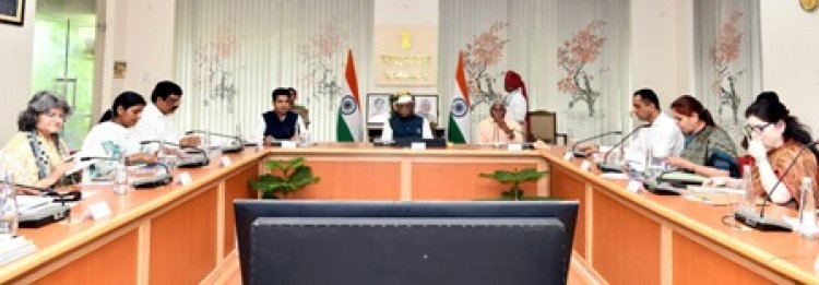 राज्यपाल ने जनजातीय क्षेत्रों में विकास के लिए प्रतिबद्ध होकर कार्य करने के दिए निर्देश