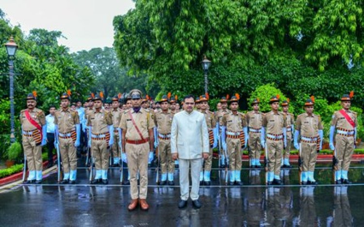 मुख्यमंत्री भजनलाल शर्मा ने मुख्यमंत्री निवास पर किया ध्वजारोहण