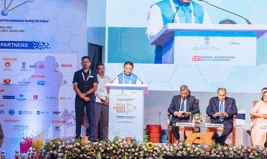 CM Shri Mohan Charan Majhi delivering keynote address at IndiaChem2024