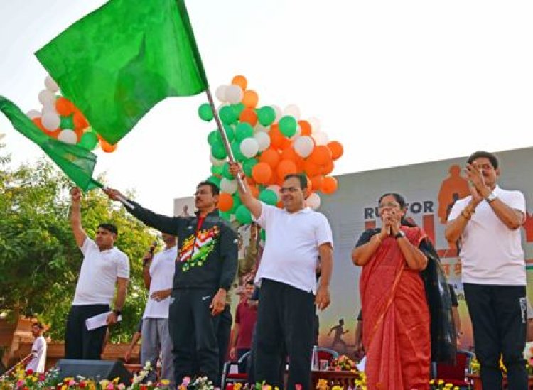 CM भजनलाल ने ‘रन फॉर यूनिटी‘ मैराथन को दिखाई हरी झण्डी, कहा-सशक्त भारत में लौह पुरूष का अतुलनीय योगदान