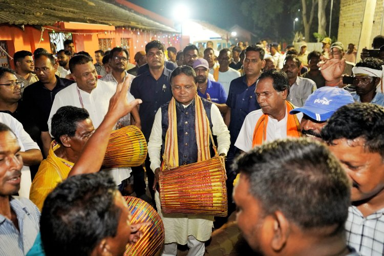 ଜନ୍ମମାଟିରେ କାଳୀ ପୂଜା ଓ ଦୀପାବଳି ପାଳିଲେ ମୁଖ୍ୟମନ୍ତ୍ରୀ