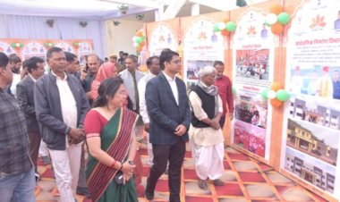 प्रभारी मंत्री खराड़ी ने डूंगरपुर में किया जिला विकास प्रदर्शनी एवं पंच गौरव प्रदर्शनी का शुभारंभ