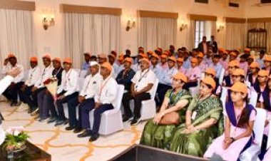 राज्यपाल ने छत्रपति संभाजी नगर के विद्यार्थियों से किया संवाद- "राष्ट्र प्रथम" की सोच के साथ जीवन में आगे बढ़ने की दी शुभकामनाएं