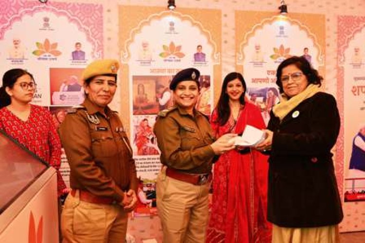 राज्य सरकार की एक वर्ष की उपलब्धियों की प्रदर्शनी में दर्शकों का दिखा उत्साह
