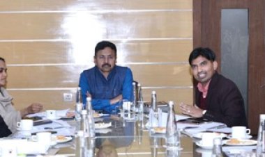 राइजिंग राजस्थान इन्वेस्टमेंट समिट के तहत हुए एमओयू के क्रियान्वयन और बजट घोषणाओं की प्रगति की समीक्षा के लिए नगरीय विकास विभाग की बैठक