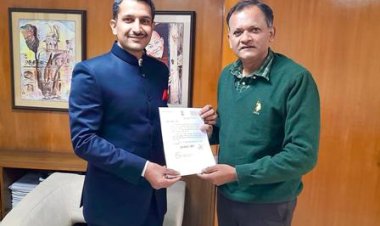 भारत निर्वाचन आयोग ने पर्वतारोही नीरज चौधरी को राजस्थान स्टेट इलेक्शन आइकॉन घोषित किया