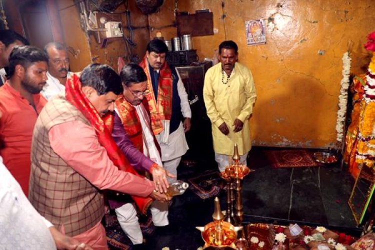 मुख्‍यमंत्री डॉ. यादव ने चामुण्डा धाम में की पूजा अर्चना