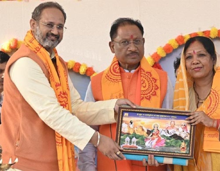 हमारी सरकार ने देवी स्वरूप माताओं-बहनों के लिए महतारी वंदन योजना लागू कर उन्हें सम्मान देने का किया है कार्य : मुख्यमंत्री विष्णु देव साय