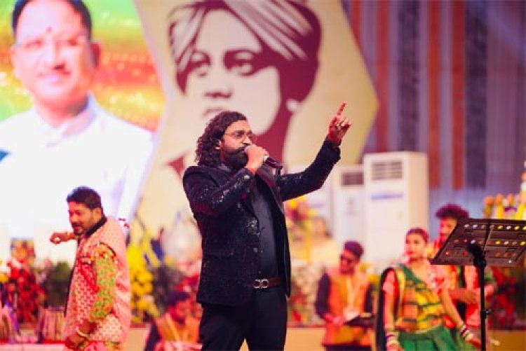 छत्तीसगढ़ी फिल्म और संगीत उद्योग के उभरते सितारे अनुराग शर्मा ने युवाओं में जमाया रंग