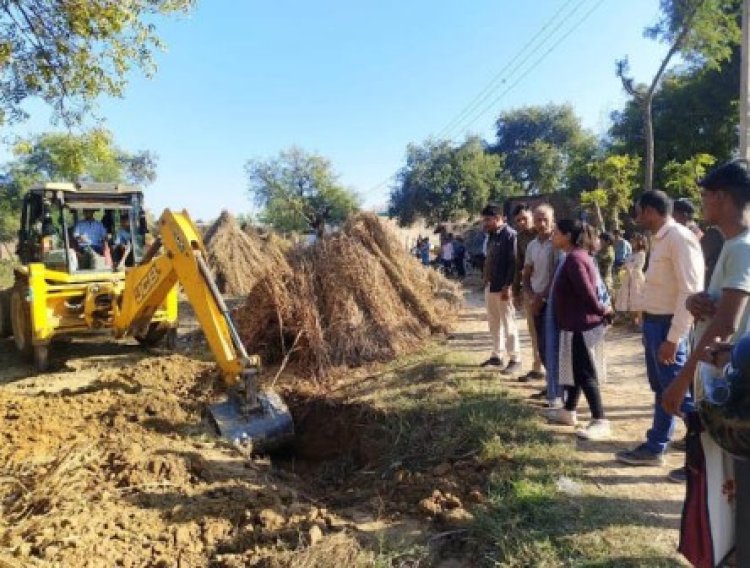 तहसीलदार ने आंगनबाड़ी की शासकीय भूमि पर से हटवाया अवैध अतिक्रमण 