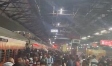 नई दिल्ली रेलवे स्टेशन पर मची भगदड़ में 15 लोगों की मौत, कई घायल