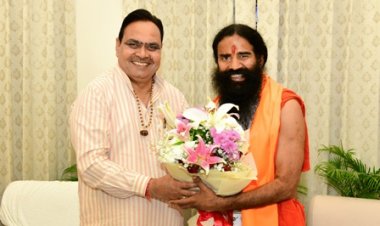 मुख्यमंत्री भजनलाल शर्मा से रविवार को योग गुरु स्वामी रामदेव ने मुख्यमंत्री निवास पर शिष्टाचार भेंट की